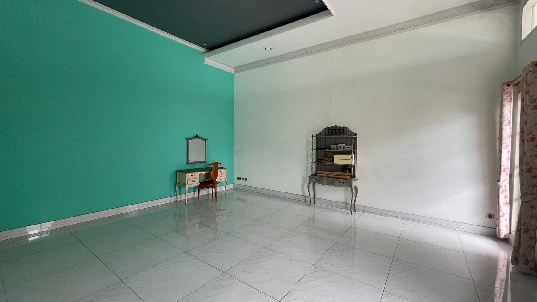 Dijual Rumah Bangunan Baru Luas 1.390m2 Daerah strategis di Fatmawati Jakarta Selatan.