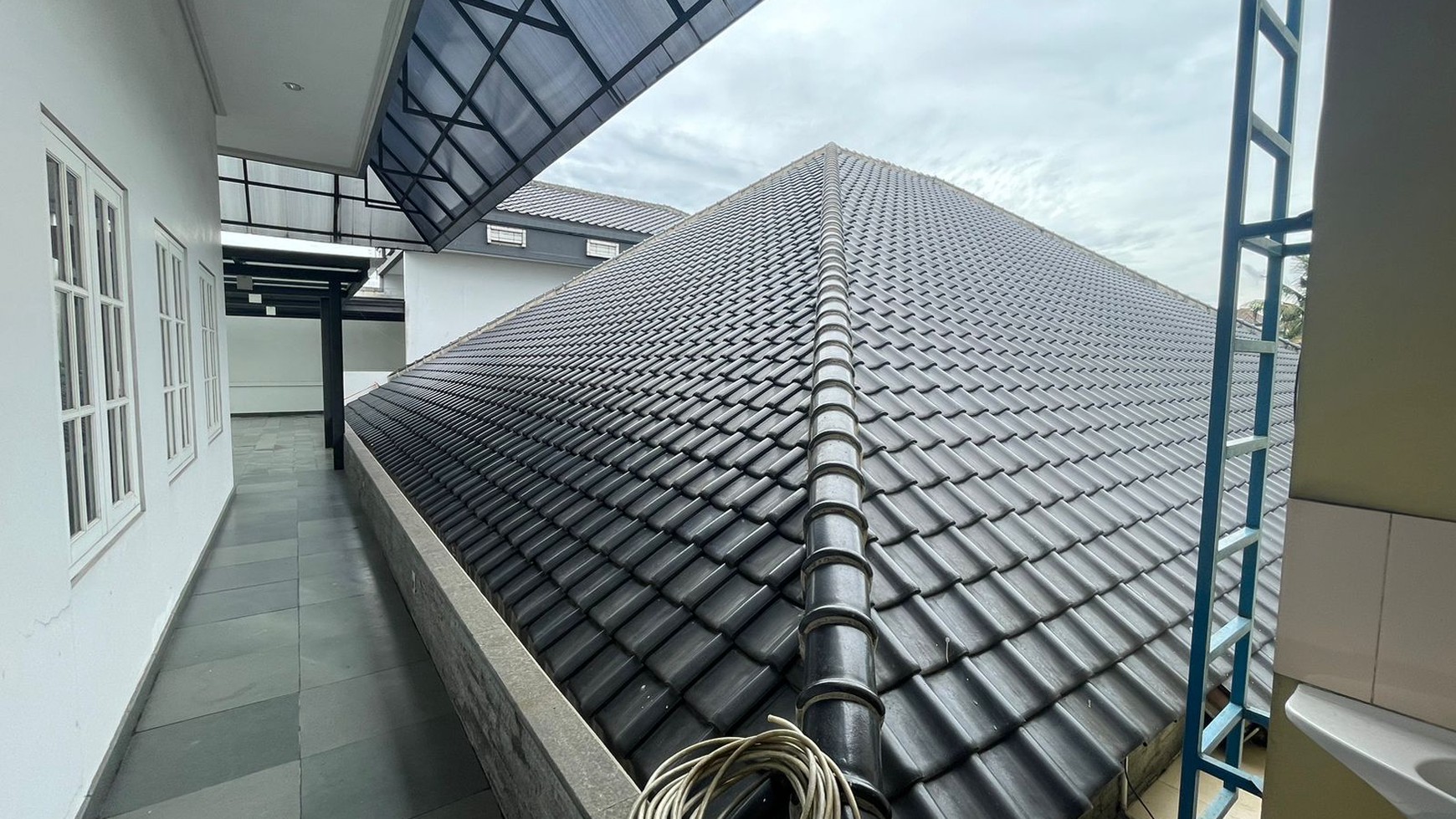 Dijual Rumah Bangunan Baru Luas 1.390m2 Daerah strategis di Fatmawati Jakarta Selatan.
