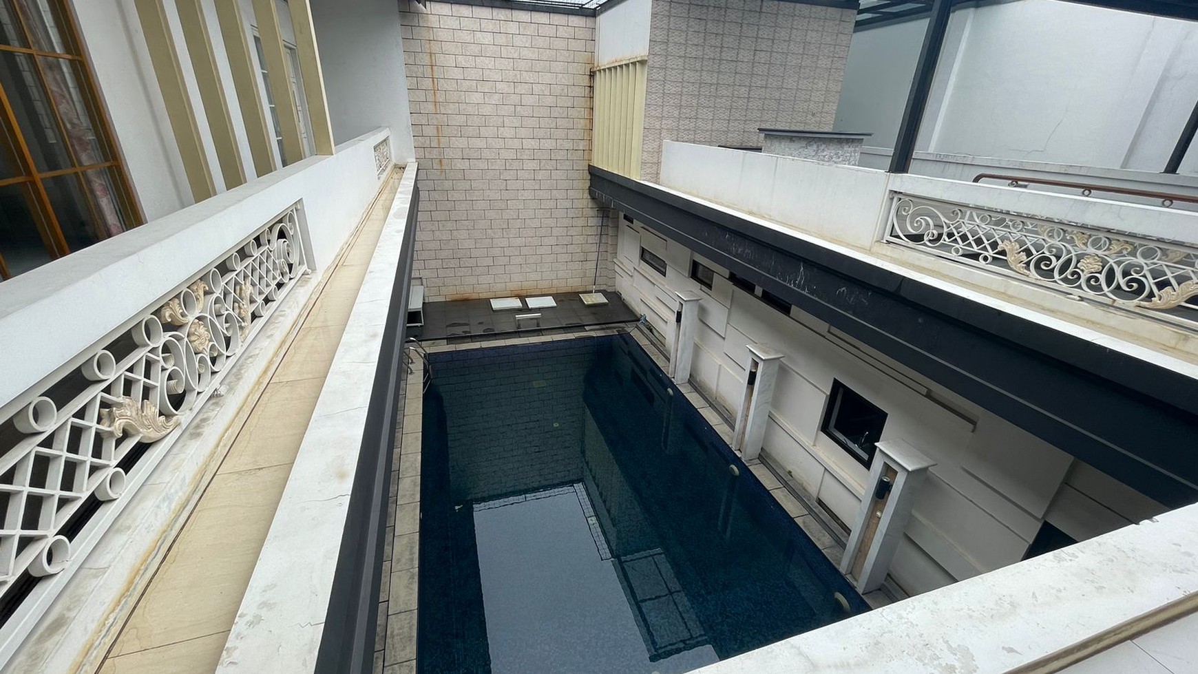 Dijual Rumah Bangunan Baru Luas 1.390m2 Daerah strategis di Fatmawati Jakarta Selatan.
