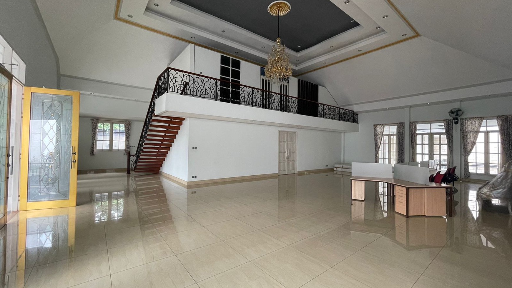 Dijual Rumah Bangunan Baru Luas 1.390m2 Daerah strategis di Fatmawati Jakarta Selatan.