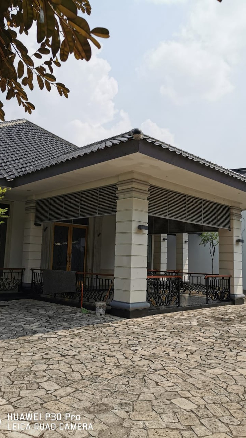 Dijual Rumah Bangunan Baru Luas 1.390m2 Daerah strategis di Fatmawati Jakarta Selatan.