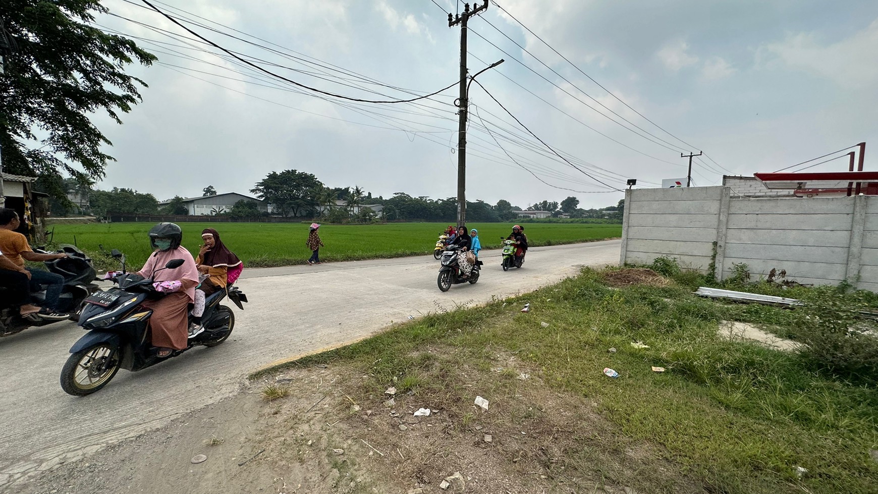 TANAH DIJUAL - LOKASI STRATEGIS DI BEKASI Luas 12.670m di daerah Cibarusah Bekasi Jawa Barat.