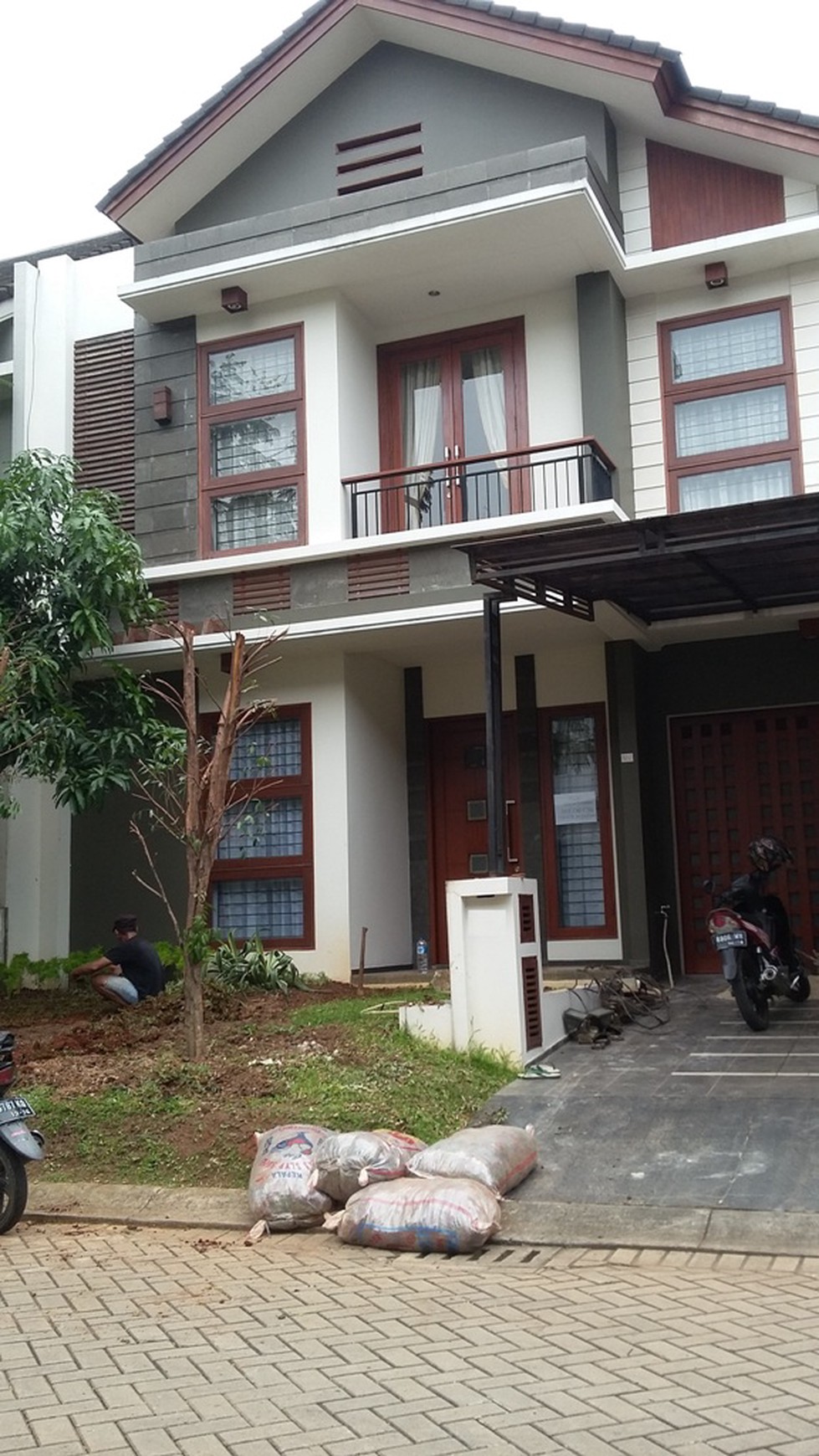 Rumah Emerald View Bintaro 9