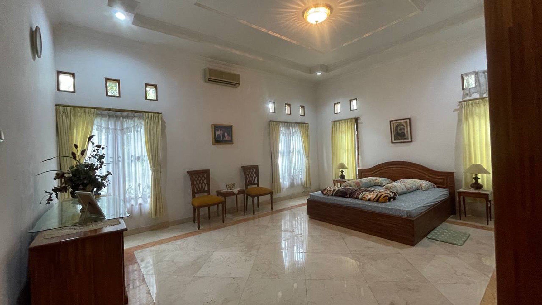 Luxury Classic-Style House in an Elite Neighborhood, Teras Ayung, Denpasar