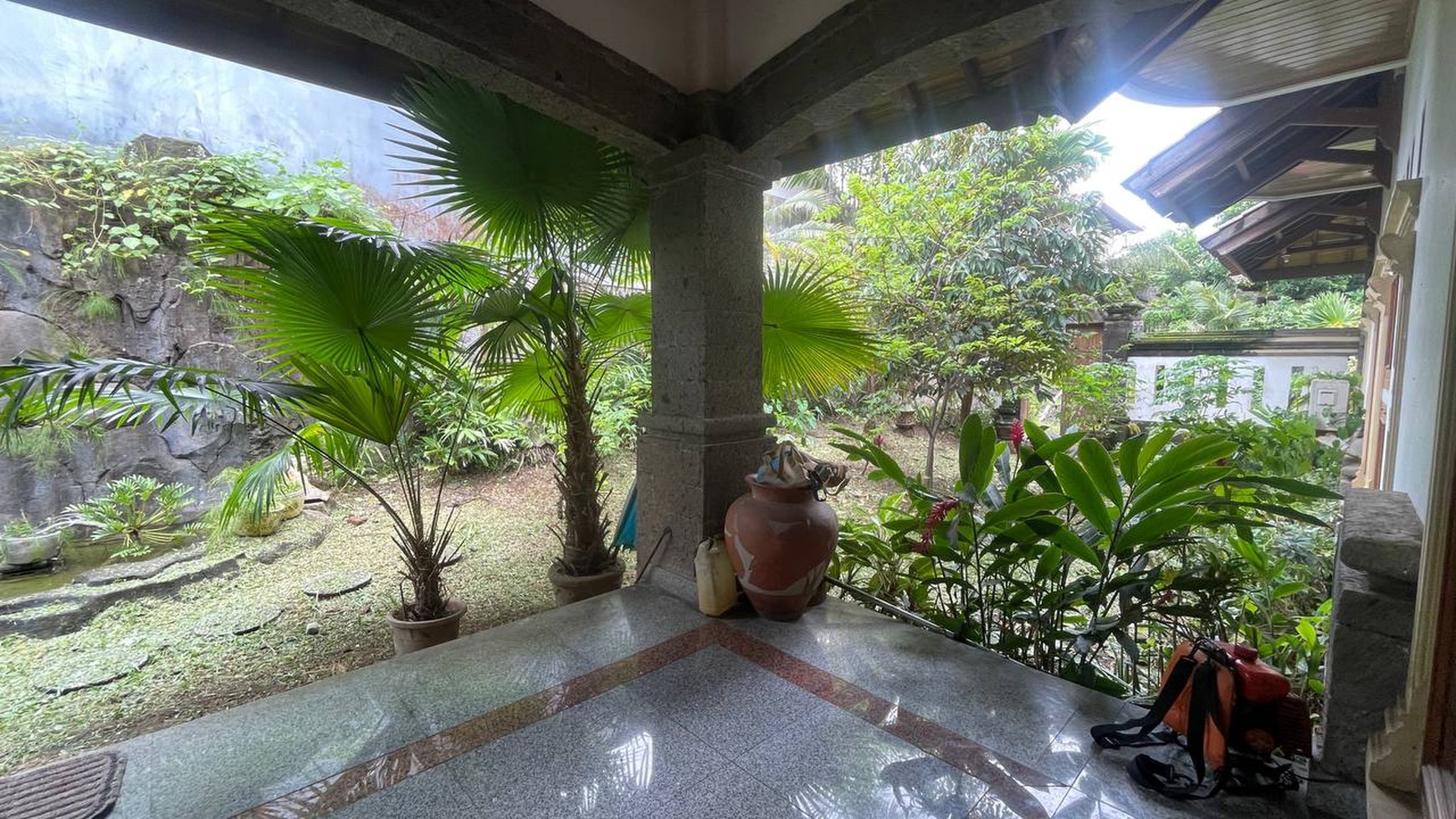 Luxury Classic-Style House in an Elite Neighborhood, Teras Ayung, Denpasar