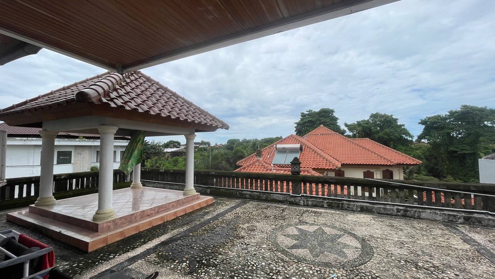 Luxury Classic-Style House in an Elite Neighborhood, Teras Ayung, Denpasar