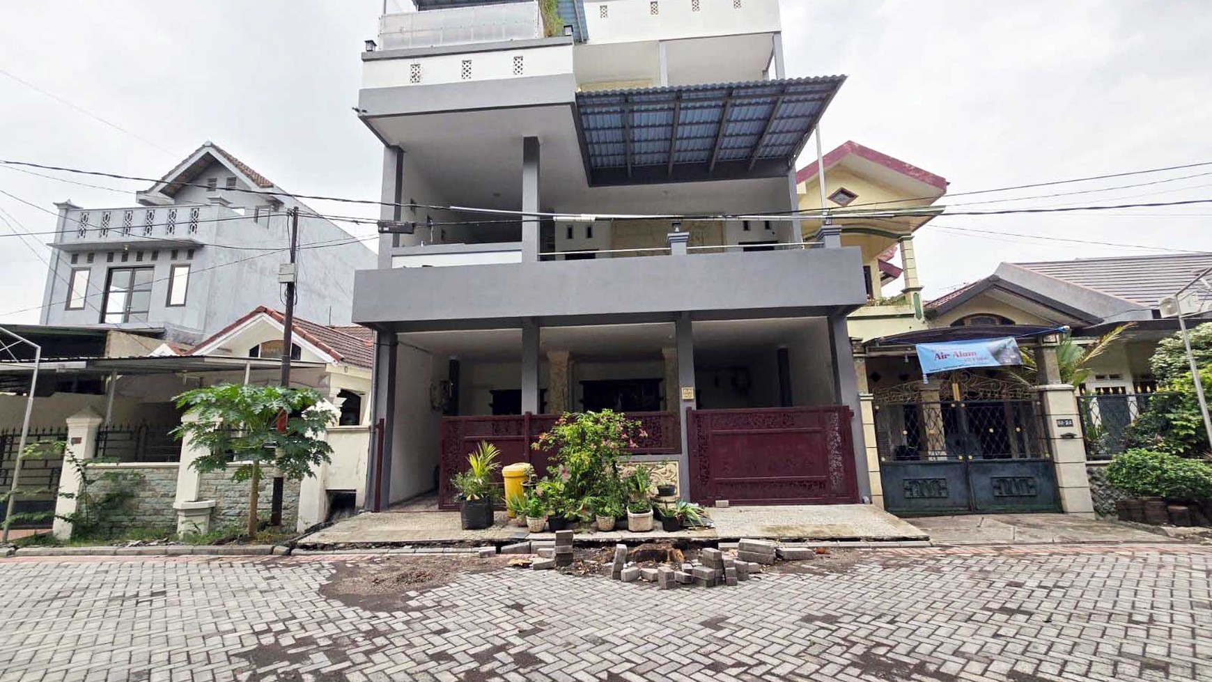 Rumah di Taman Pondok Jati Sidoarjo, 3 Lantai (Lantai 3 Rooftop), Minimalis, Renov, Siap Huni