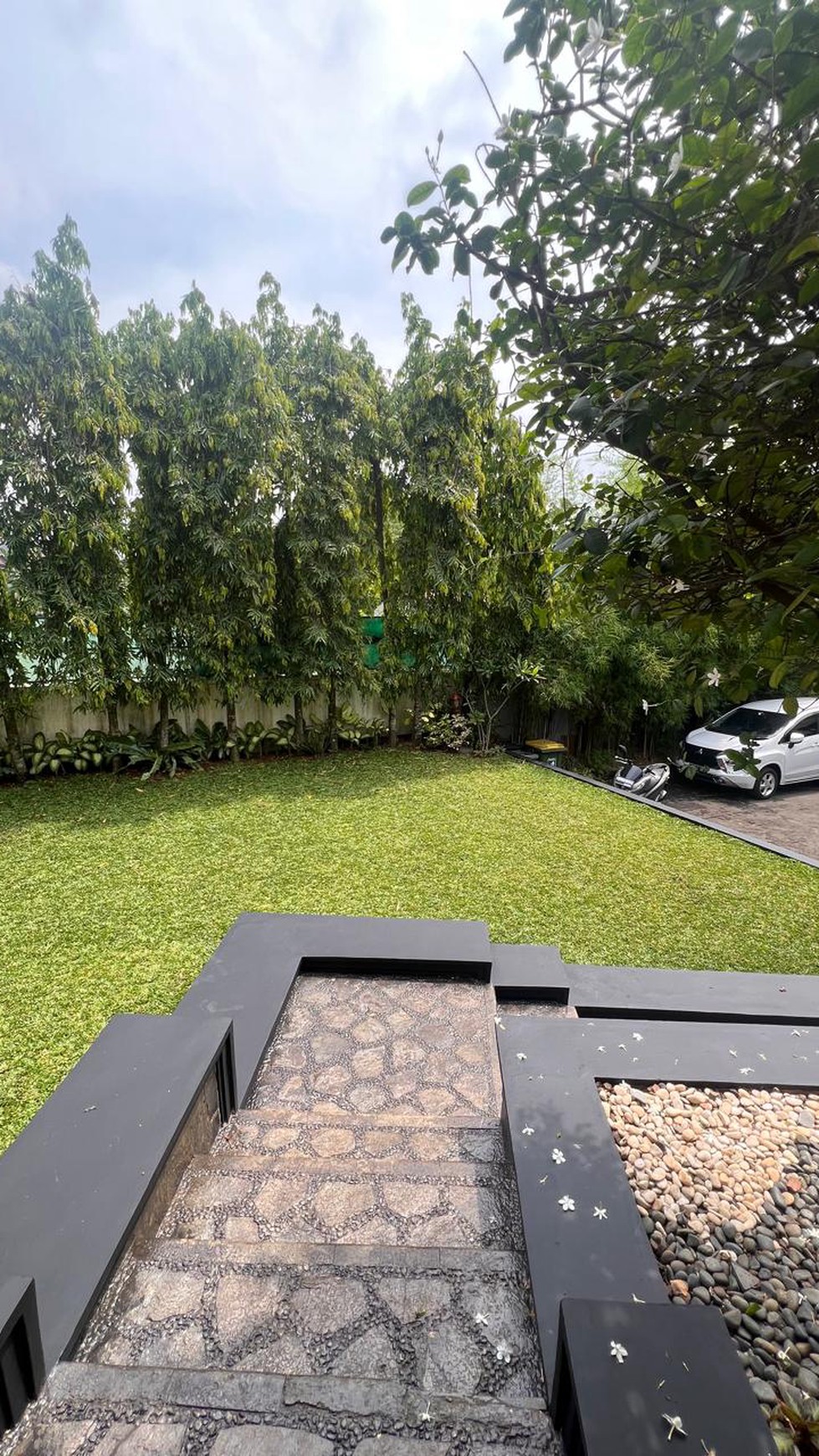 Rumah bagus di Komplek Bukit Indah Margasatwa Cilandak