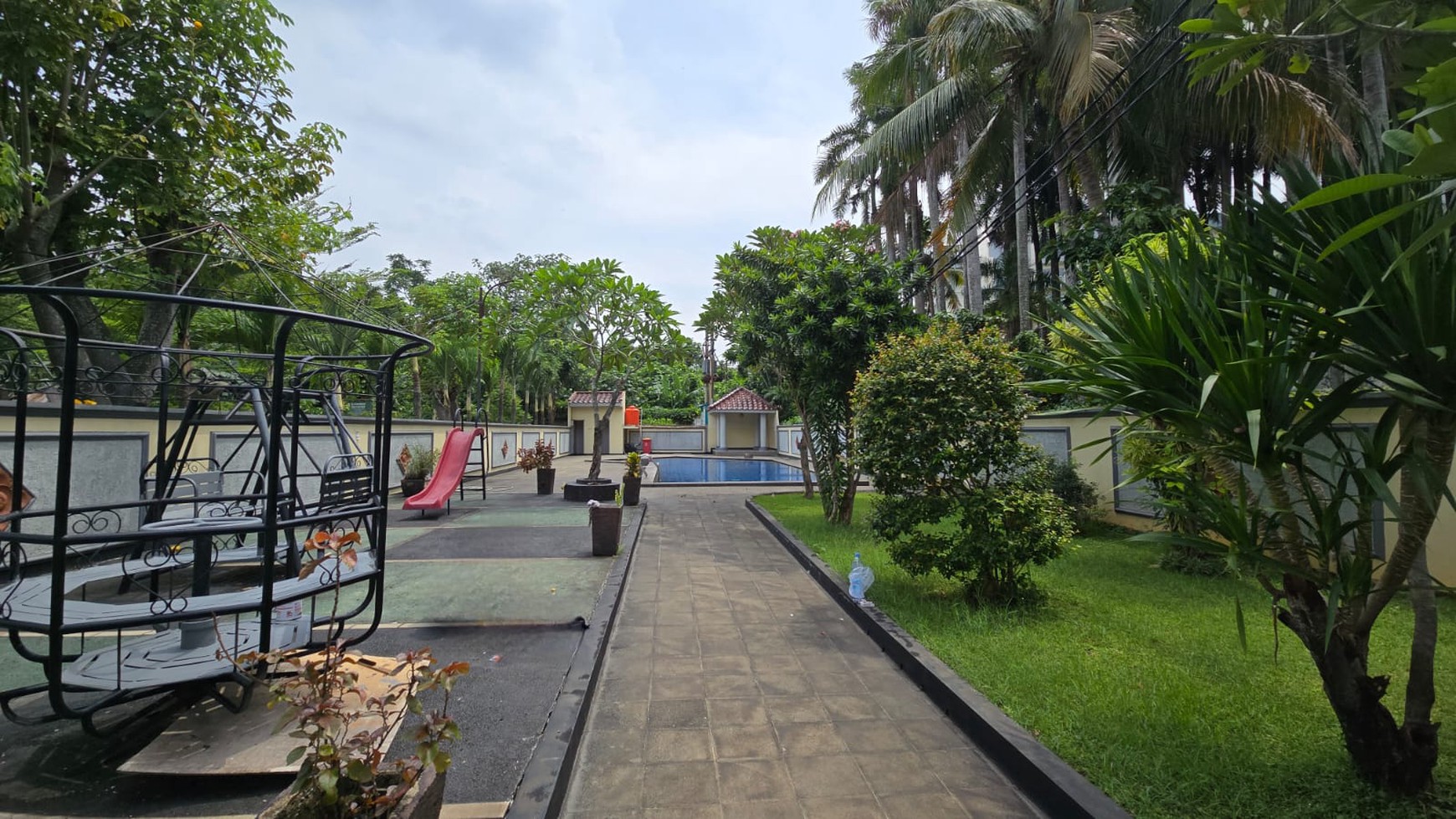 Rumah bagus di Komplek Bukit Indah Margasatwa Cilandak