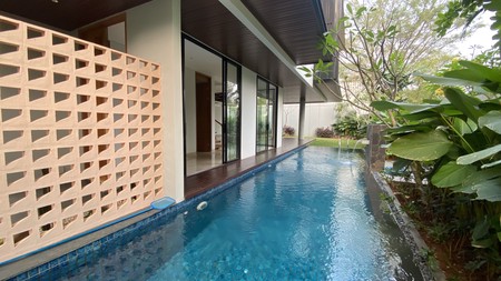 TURUN HARGA! RUMAH BARU MODERN TROPICAL HOUSE DI KEMANG