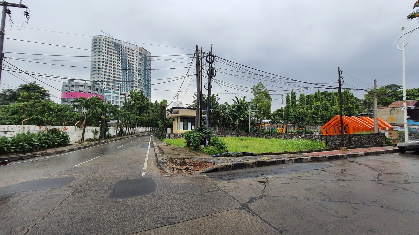 Rumah Hitung Tanah Area Cipete