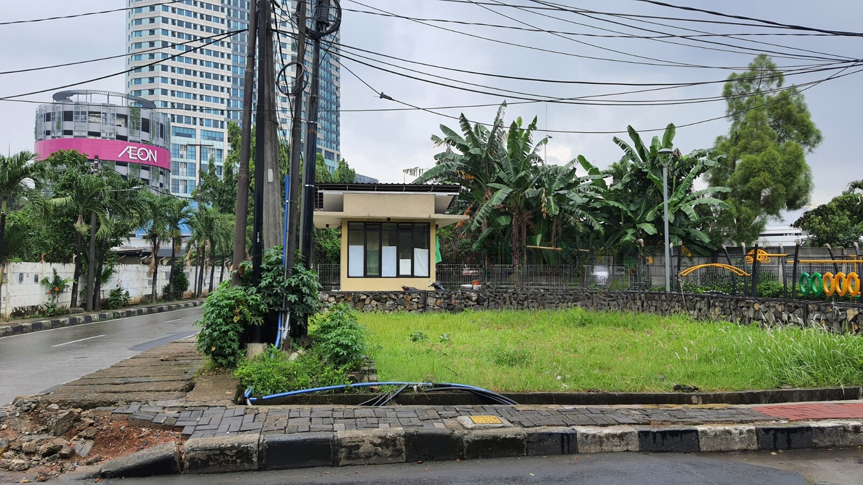 Rumah Hitung Tanah Area Cipete