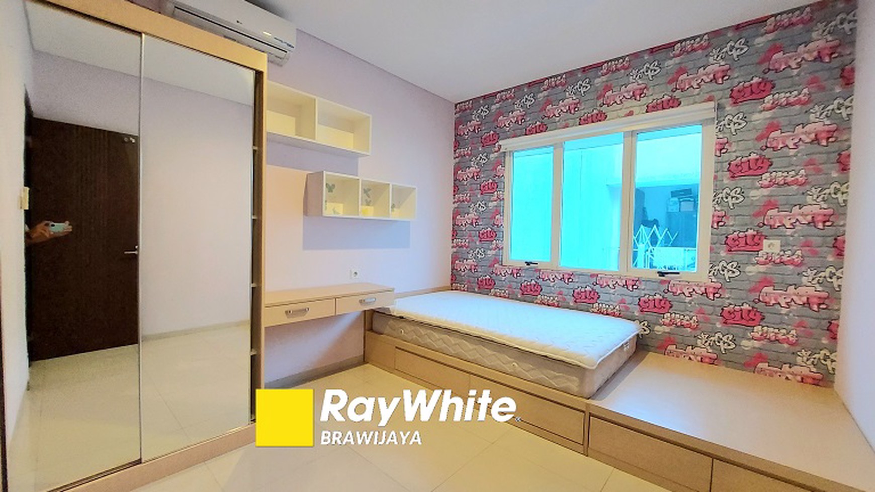 Rumah di Serenia Hills, Cluster Regent, Lebak Bulus, akses jalan 3 mobil, lokasi tenang