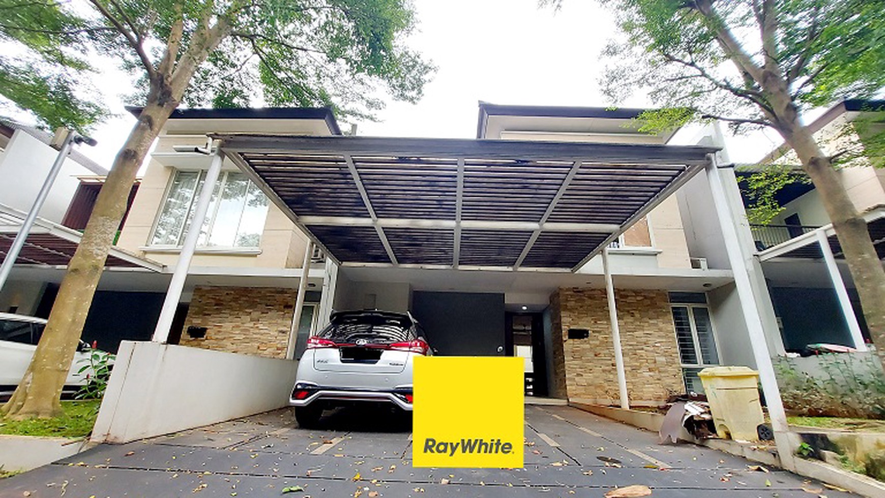 Rumah di Serenia Hills, Cluster Regent, Lebak Bulus, akses jalan 3 mobil, lokasi tenang