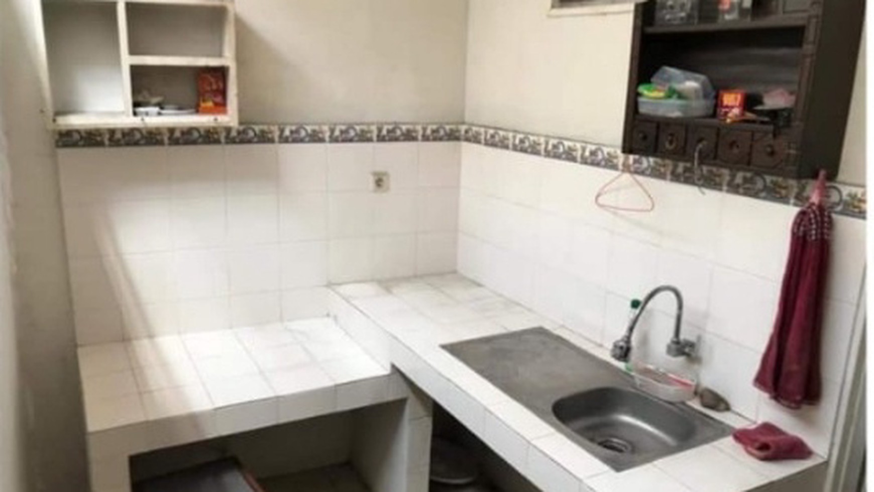Rumah hoek Wijaya - Pulo Raya, Kebayoran Baru. Luas 310m2. Cocok untuk hunian maupun usaha