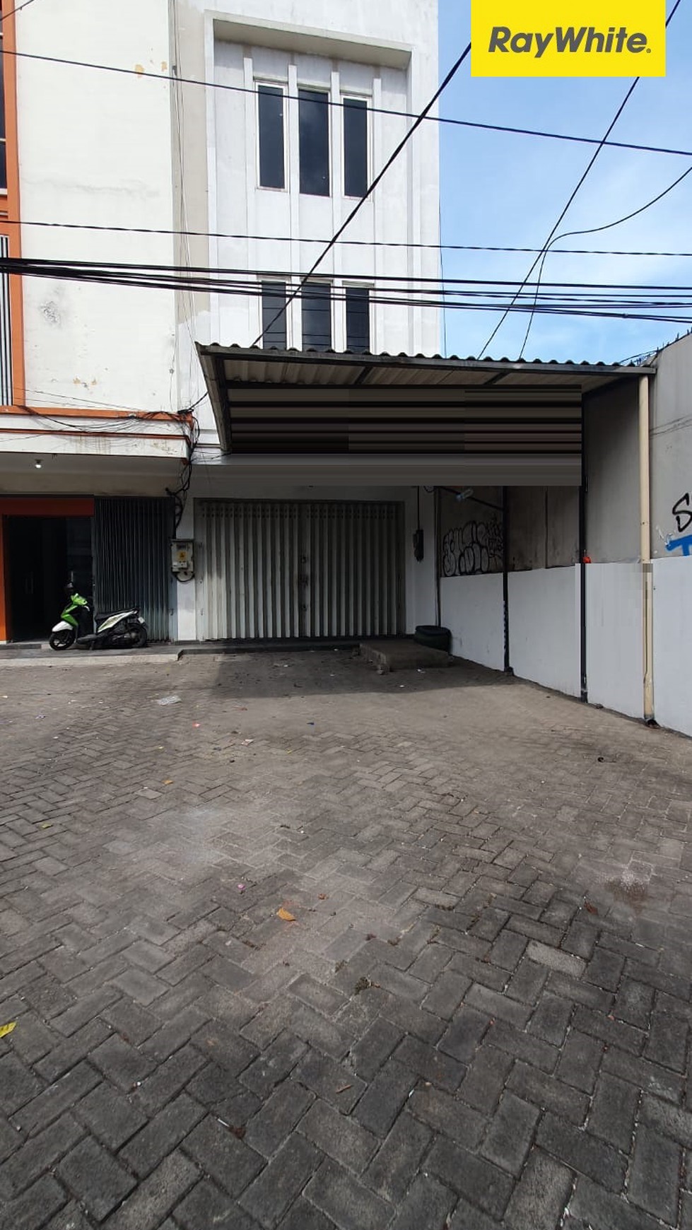 Disewakan Ruko Area Komersial di Jl Dinoyo Surabaya Pusat