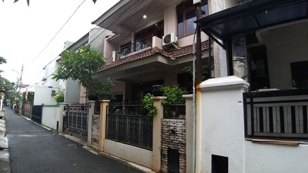 Rumah di Tebet Timur Dalam, Dekat Taman, Tebet Jakarta Selatan