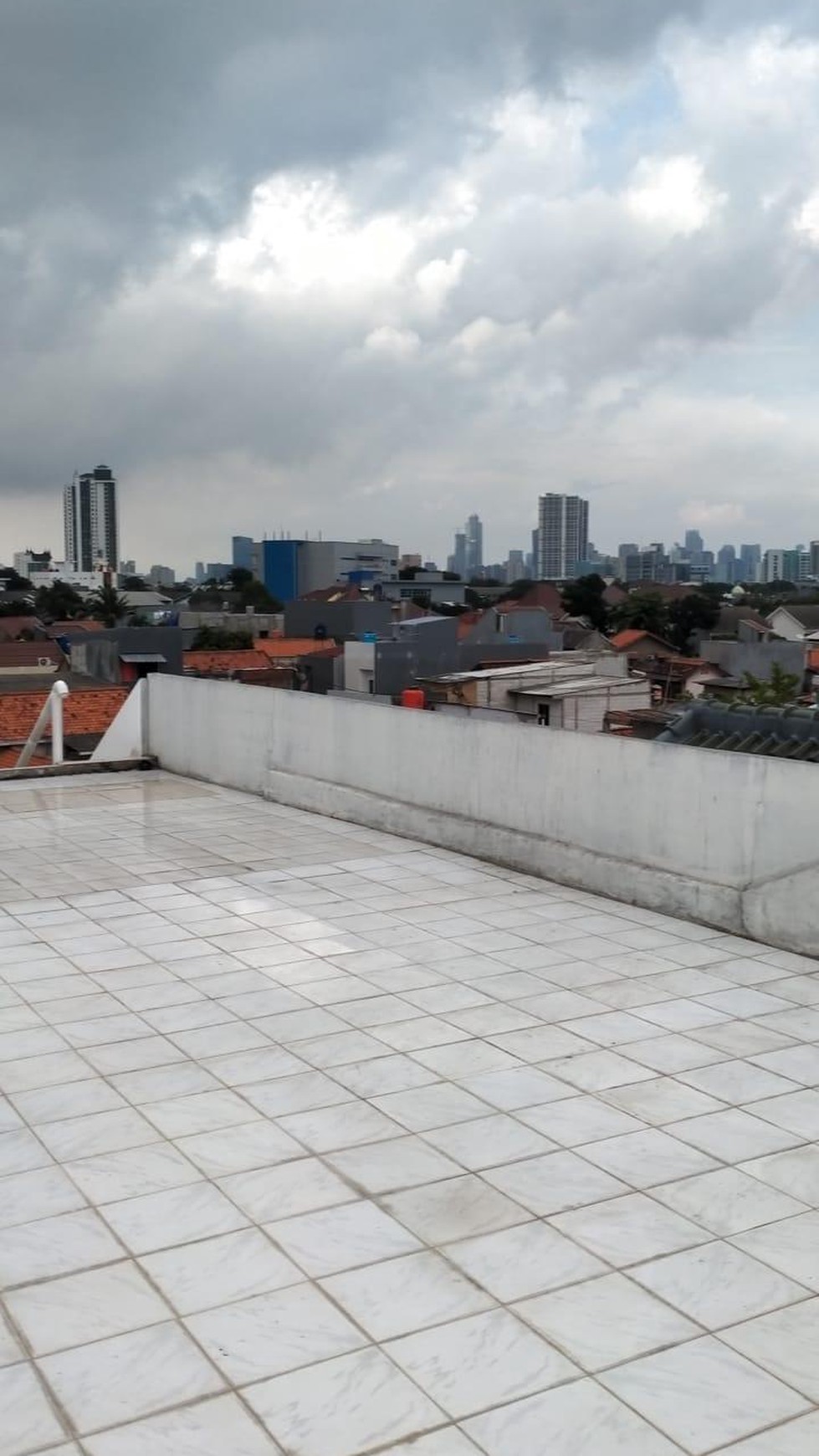 Rumah antik dan terawat 4 lantai di Johar Baru Jakarta Pusat