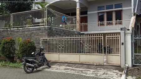 Rumah Bagus Terawat di Komplek Pondok Hijau 