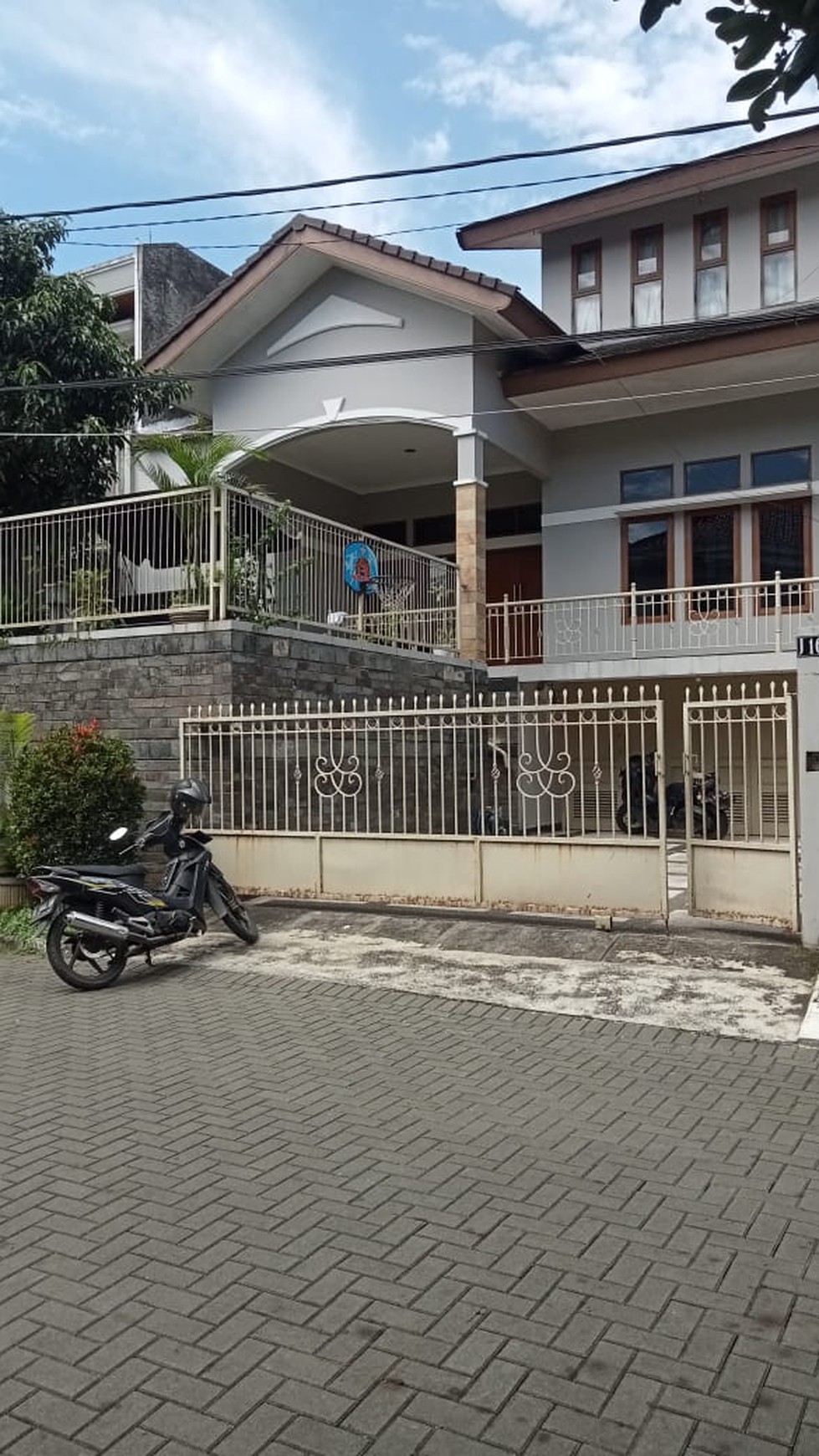 Rumah Bagus Terawat di Komplek Pondok Hijau 