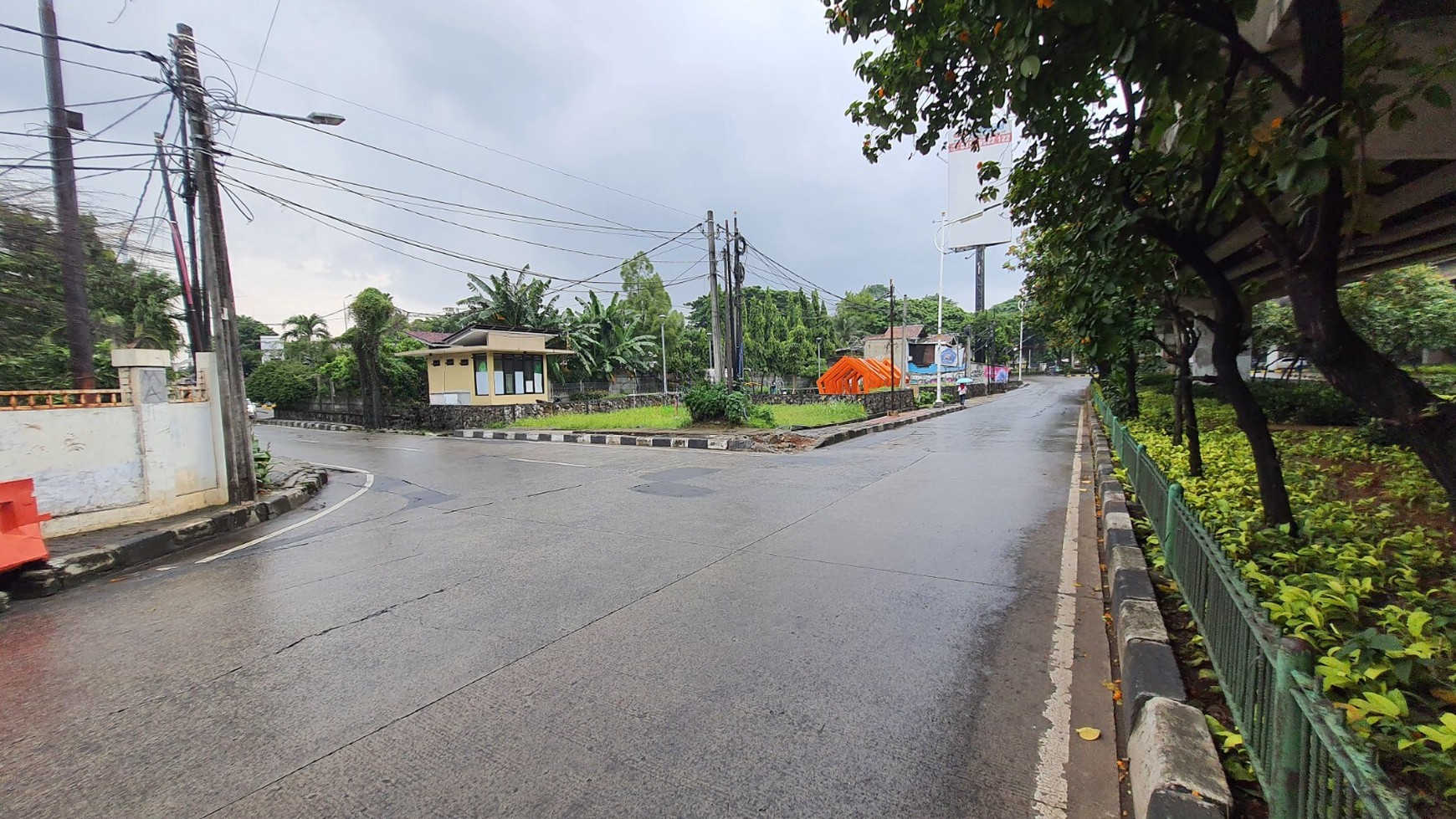 Tanah Hook Sangat Strategis di TB Simatupang Jakarta Selatan