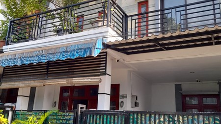 Rumah bagus, 2 lantai di Bintaro