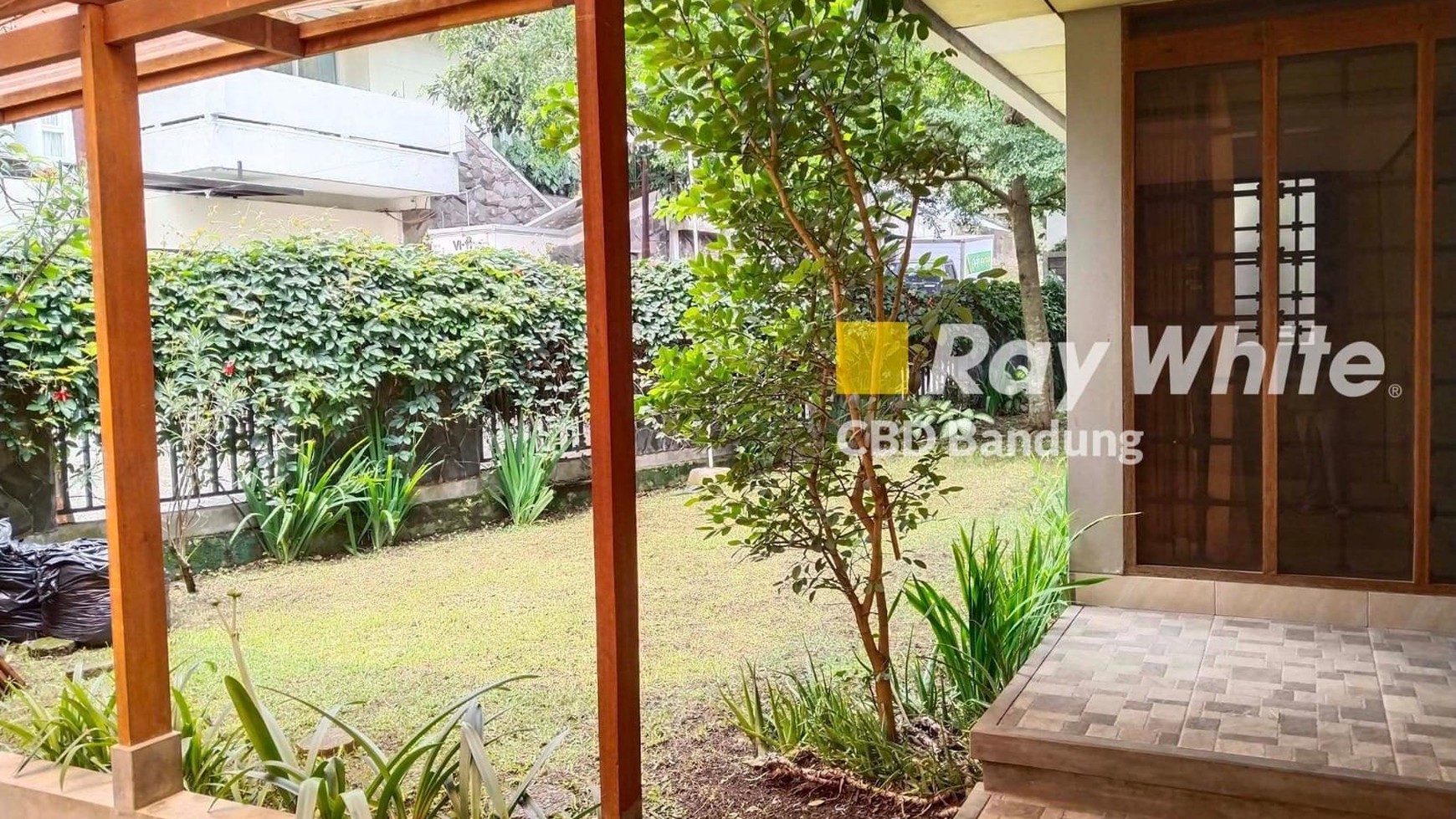 Rumah Tinggal di Komplek Budisari, Setiabudi