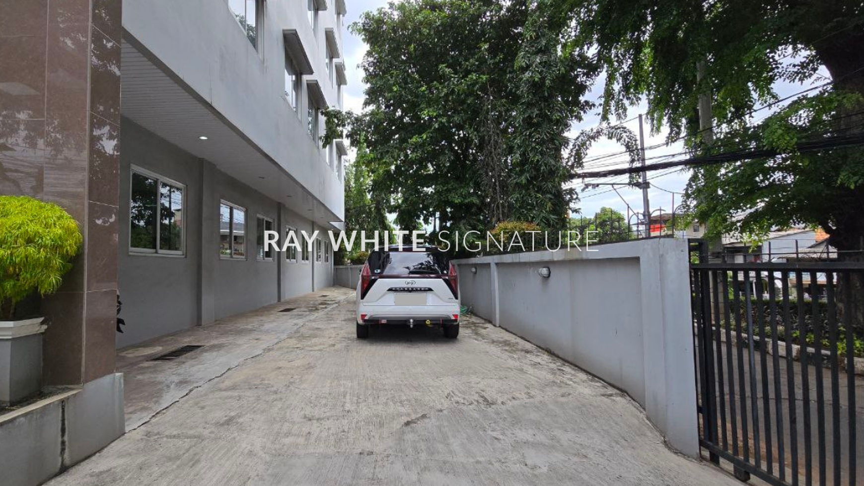 Dijual Office Building 6.5 Lantai Brand New di Raden Saleh Raya