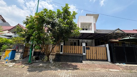 Rumah 2 Lantai di Raffles Hills 