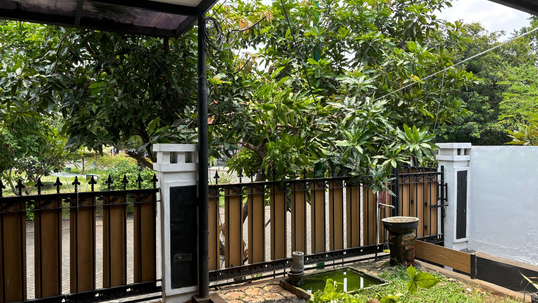 Rumah 2 Lantai di Raffles Hills 