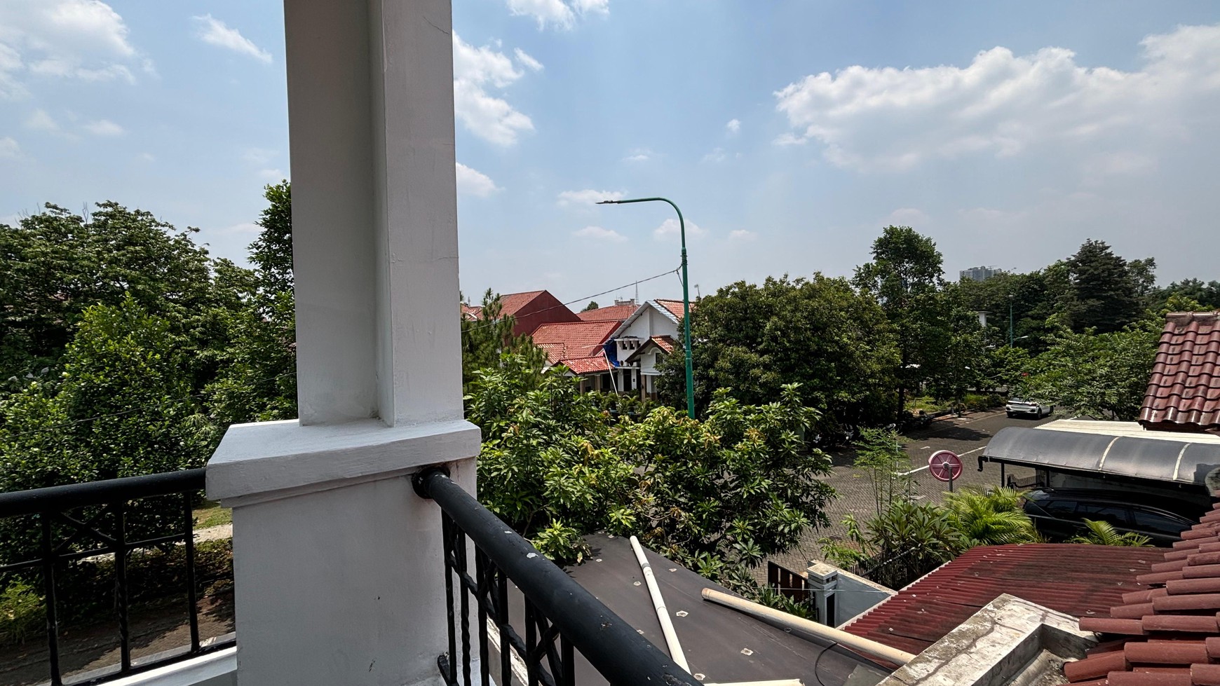 Rumah 2 Lantai di Raffles Hills 