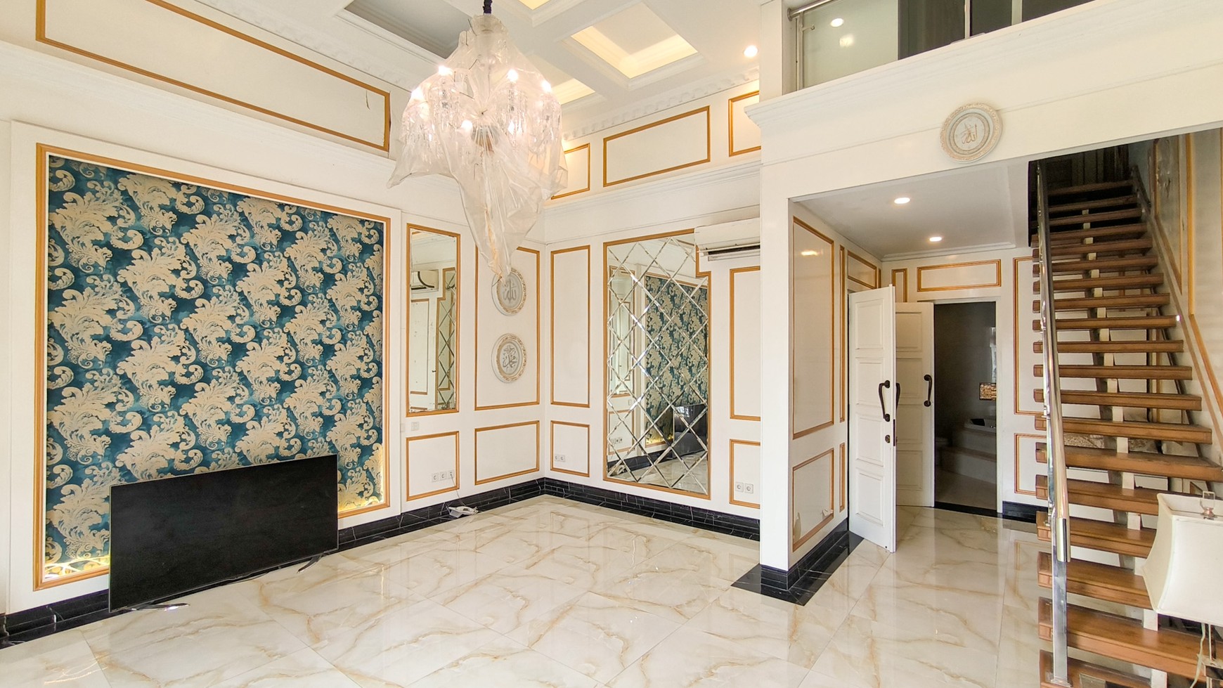 Rumah Hitung Tanah Area Cipete