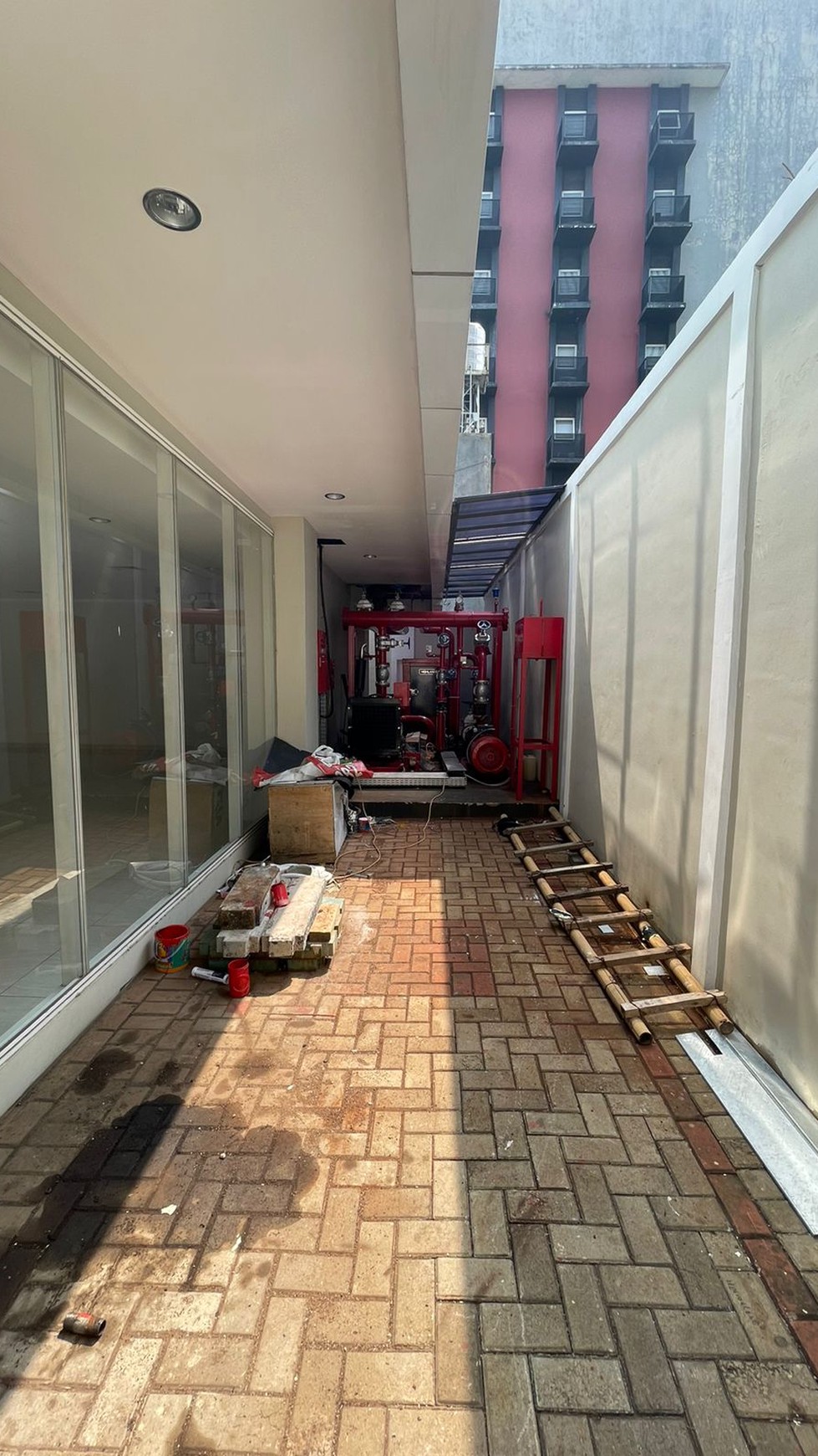 Gedung 7 Lantai JL Raya Pasar Minggu Pancoran Jakarta Selatan