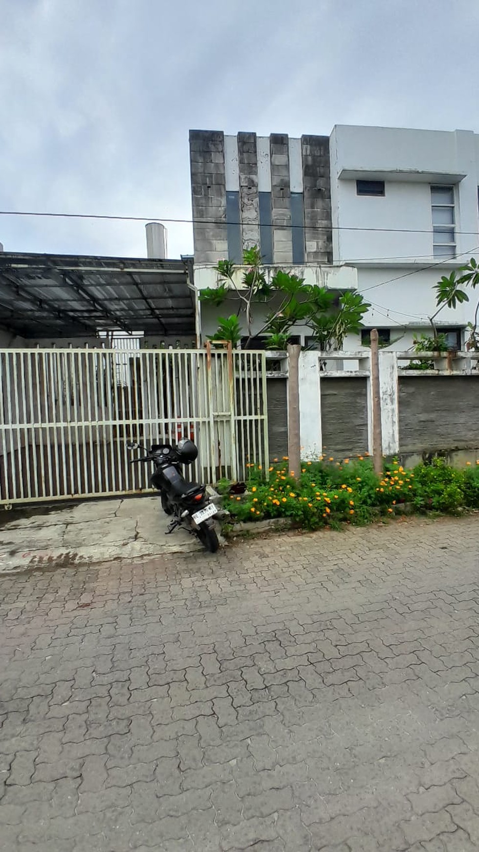 dijual rumah mewah bumi asri