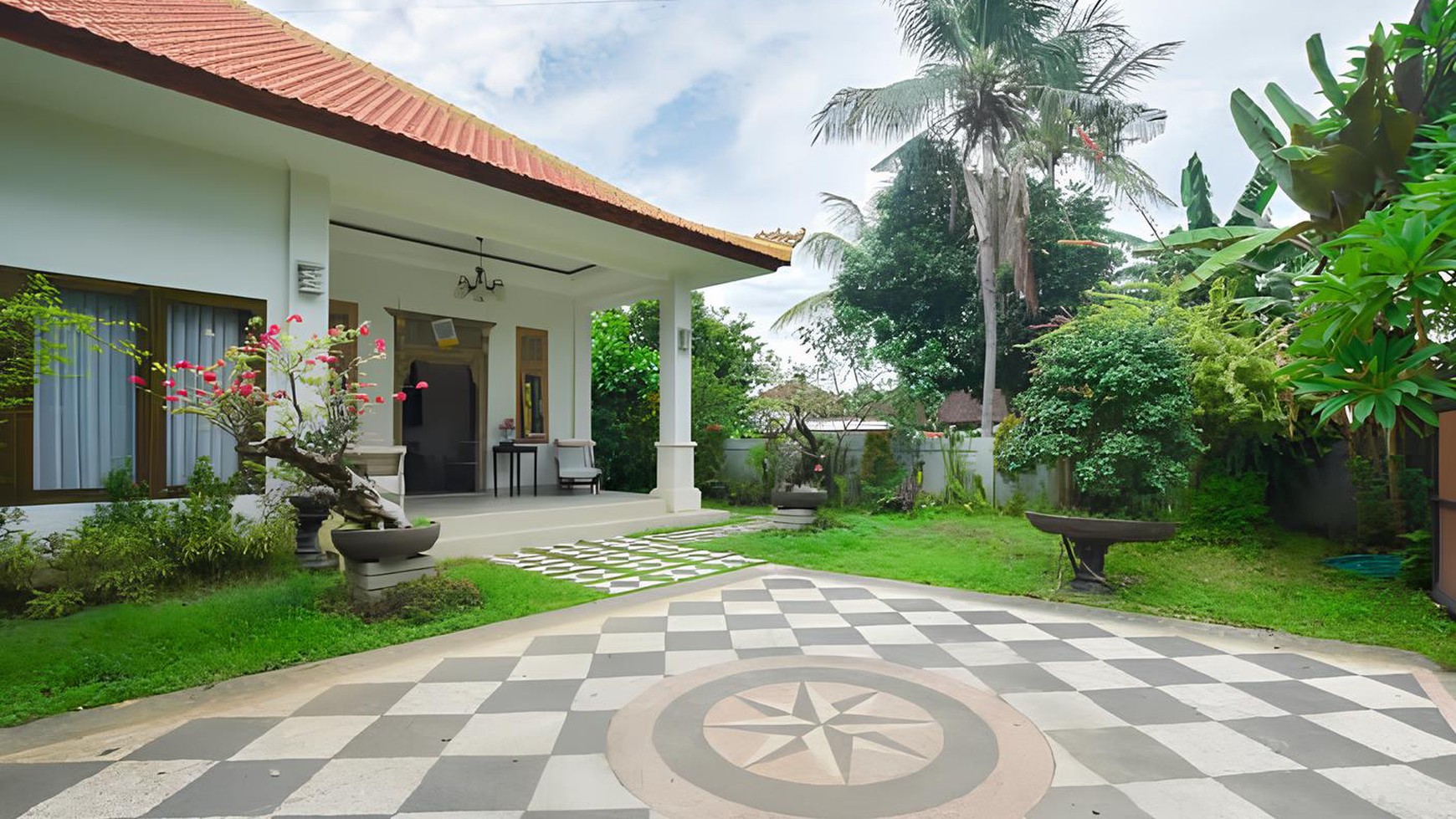 Tropical Modern Villa For Sale in Lovina