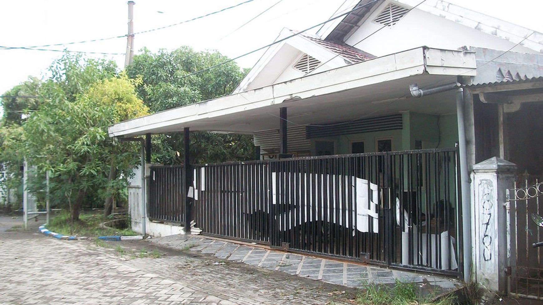 Rumah di Jl. Nanas POCAN Sidoarjo, Hook/Pojokan, Row Jalan Lebar - CT -