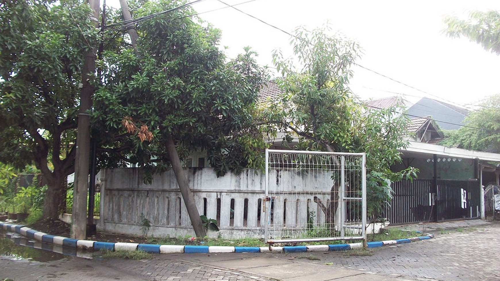 Rumah di Jl. Nanas POCAN Sidoarjo, Hook/Pojokan, Row Jalan Lebar - CT -