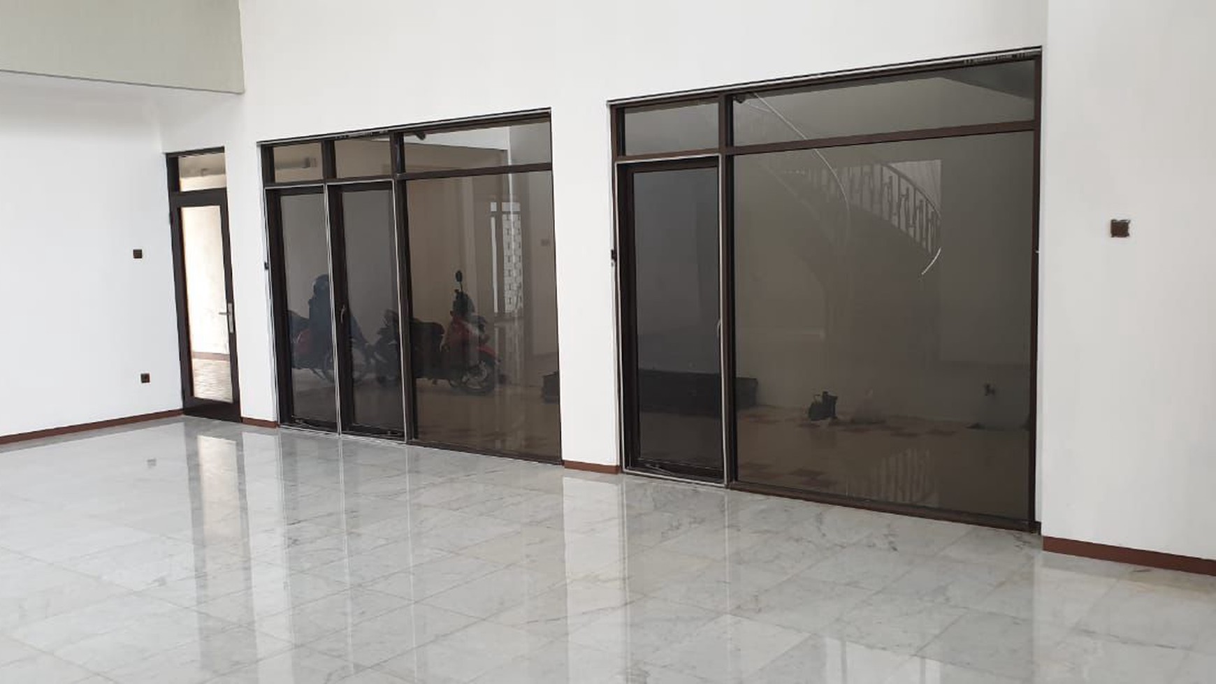 Dijual Cepat Rumah Pusat Kota Di Dharmahusada Indah Surabaya