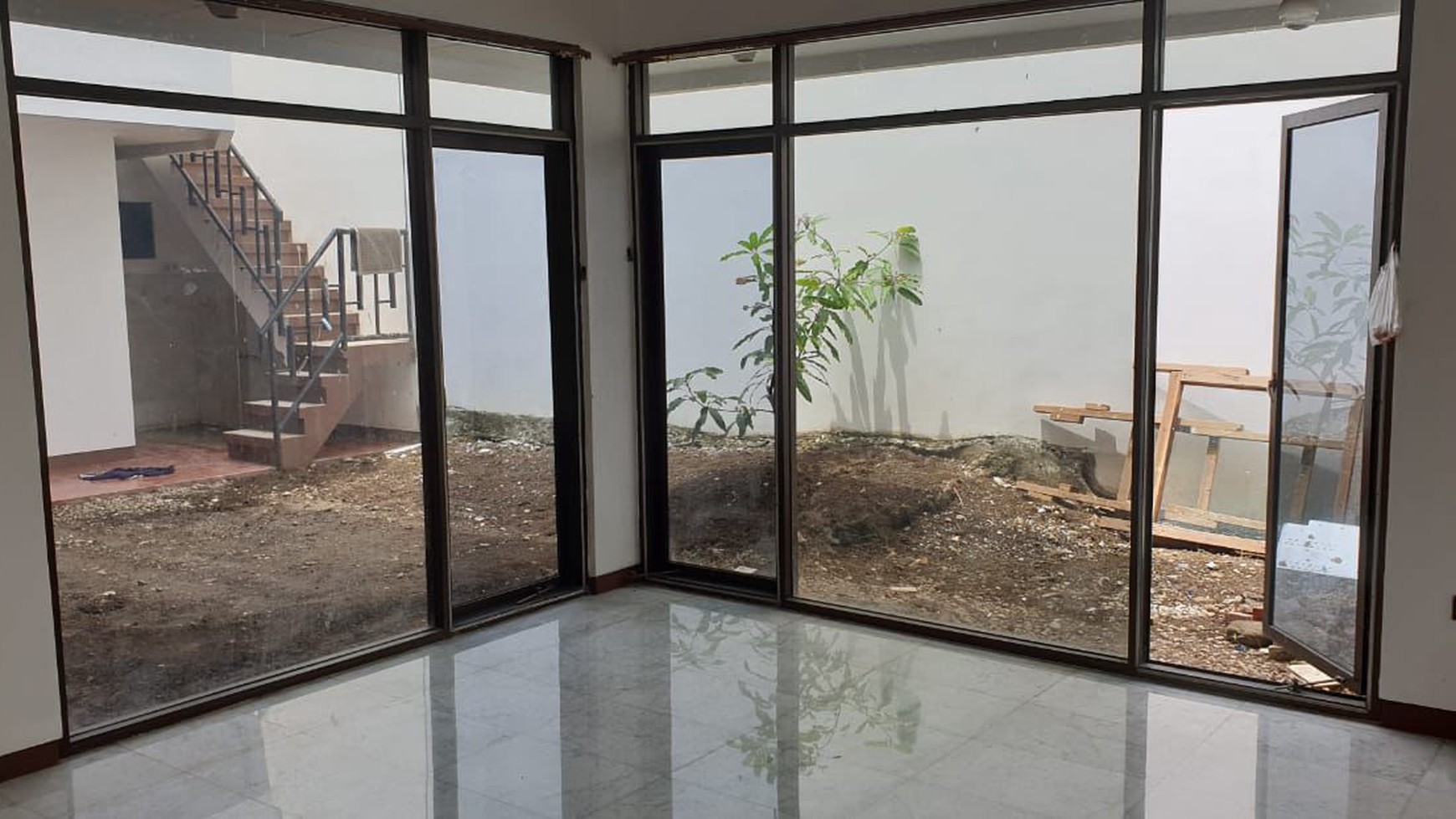 Dijual Cepat Rumah Pusat Kota Di Dharmahusada Indah Surabaya