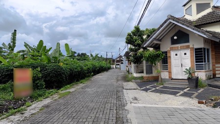 Tanah Pekarangan Luas 304 Meter Persegi Lokasi di Jalan Lempongsari Ngaglik Sleman 