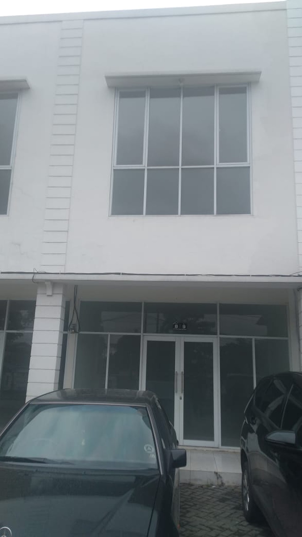 DIjual Ruko lokasi strategis di Ruko Berlin 99 JL. Empu Gandring cibodas Tangerang 