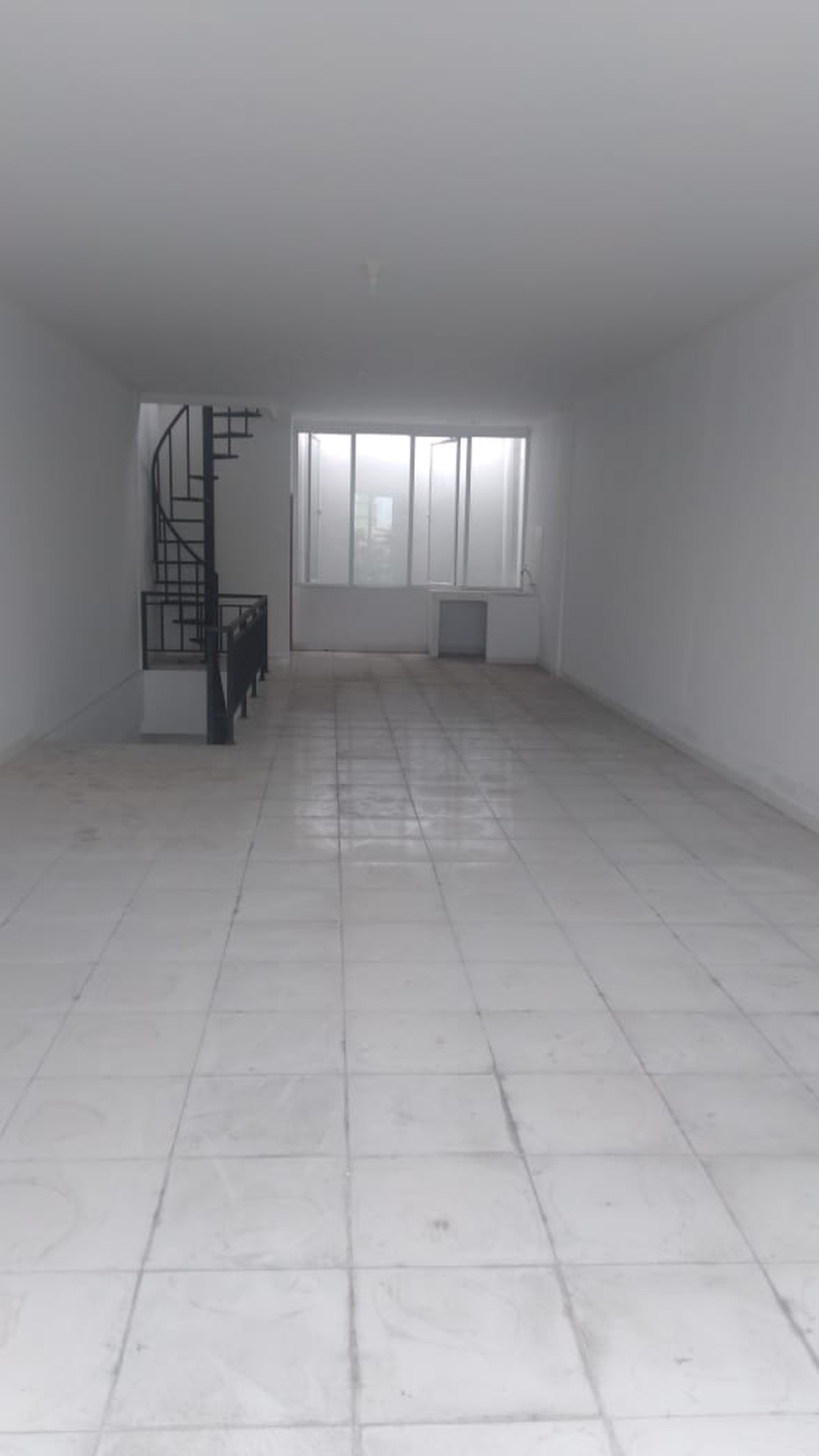 DIjual Ruko lokasi strategis di Ruko Berlin 99 JL. Empu Gandring cibodas Tangerang 