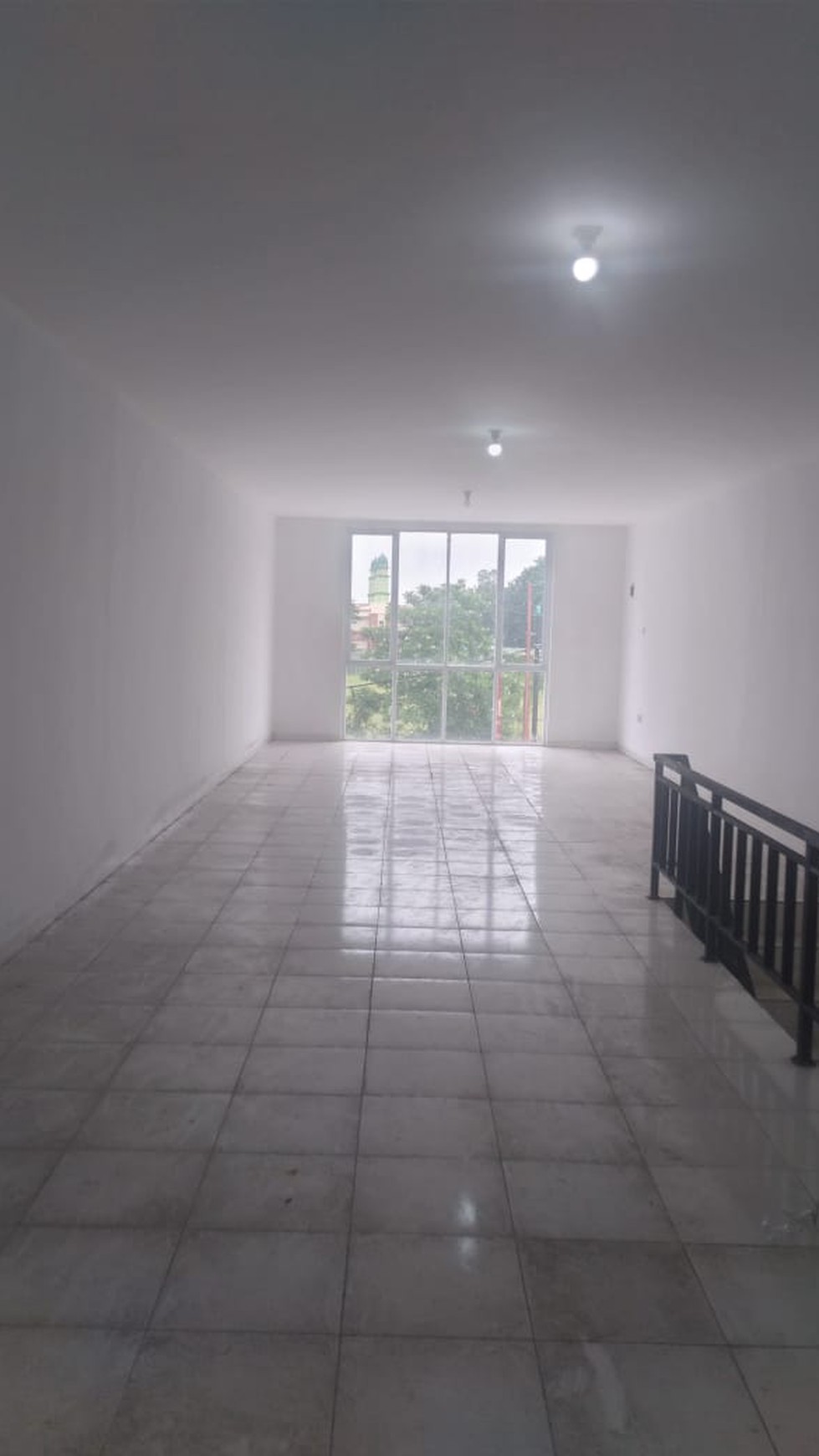 DIjual Ruko lokasi strategis di Ruko Berlin 99 JL. Empu Gandring cibodas Tangerang 