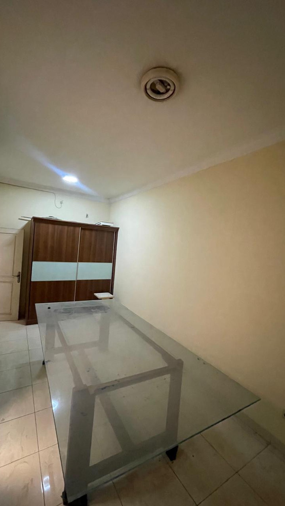 Dijual rumah di JL. Palem Putri Palem Semi Karawaci Tangerang