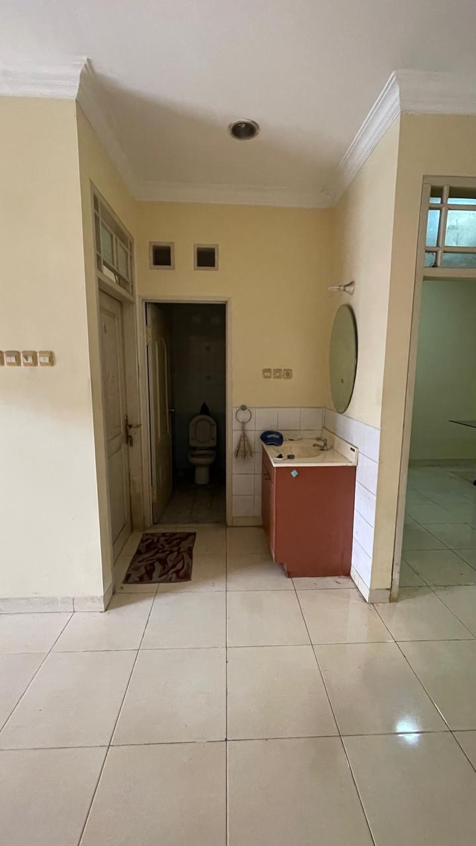 Dijual rumah di JL. Palem Putri Palem Semi Karawaci Tangerang