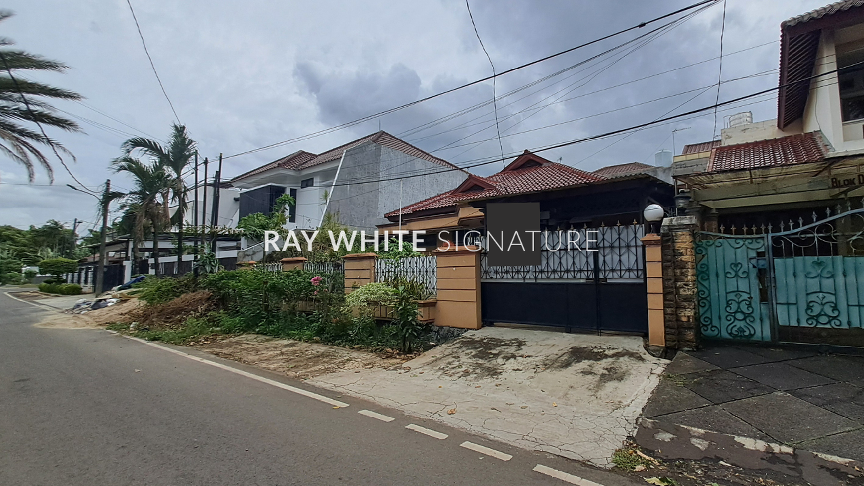 Dijual Rumah Lama Lokasi Bagus bebas banjir di Pondok Bambu