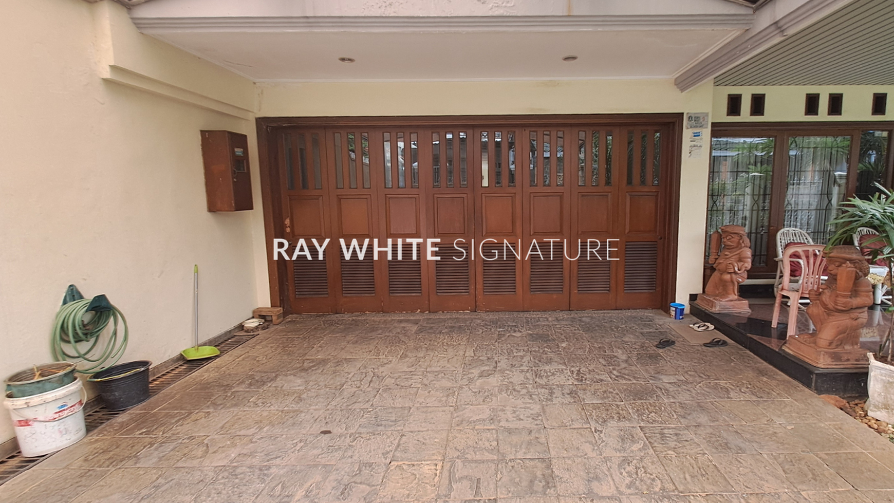 Dijual Rumah Layak Huni dalam Area One gate System di Pondok Bambu