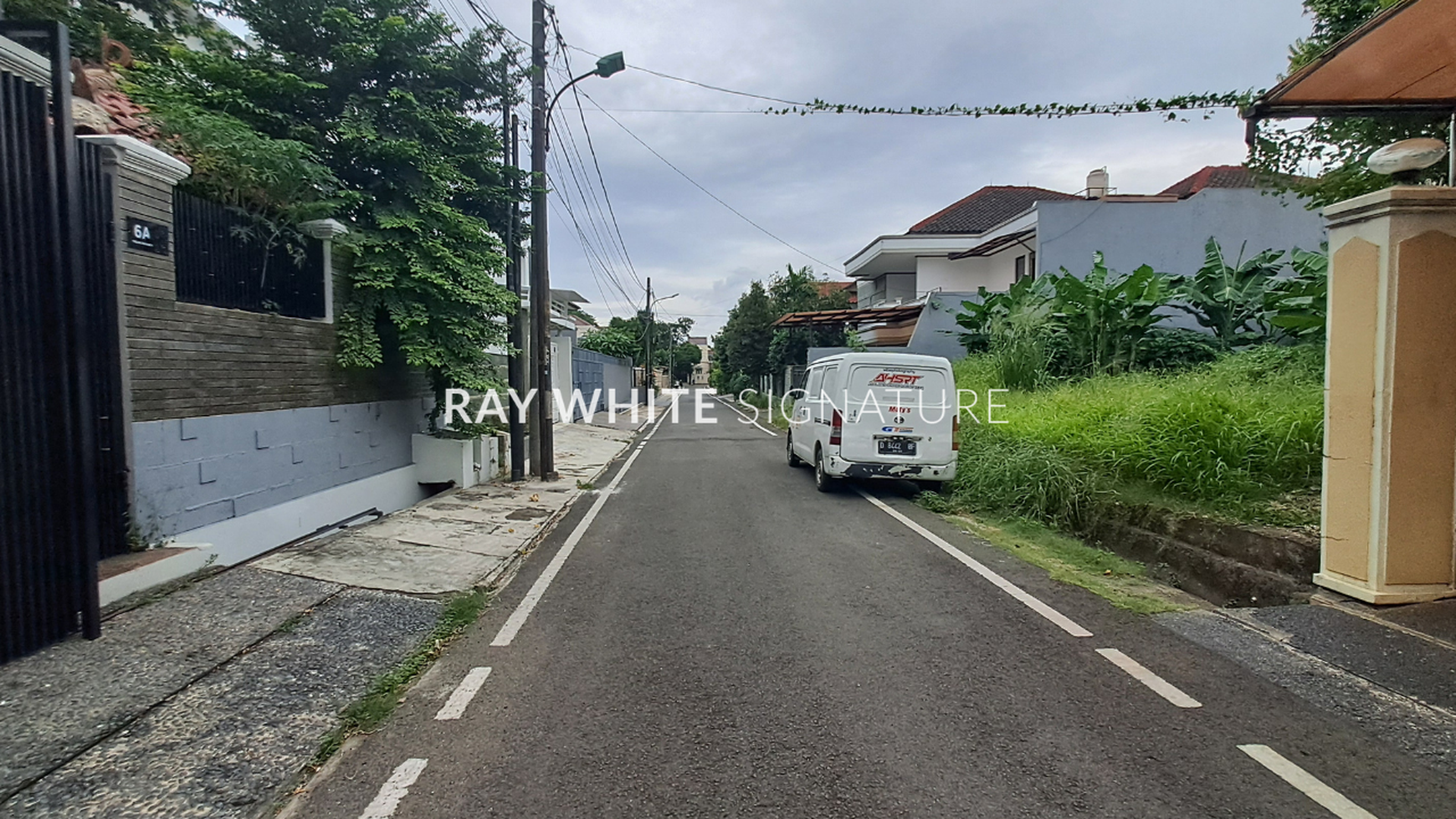 Dijual Rumah Layak Huni dalam Area One gate System di Pondok Bambu