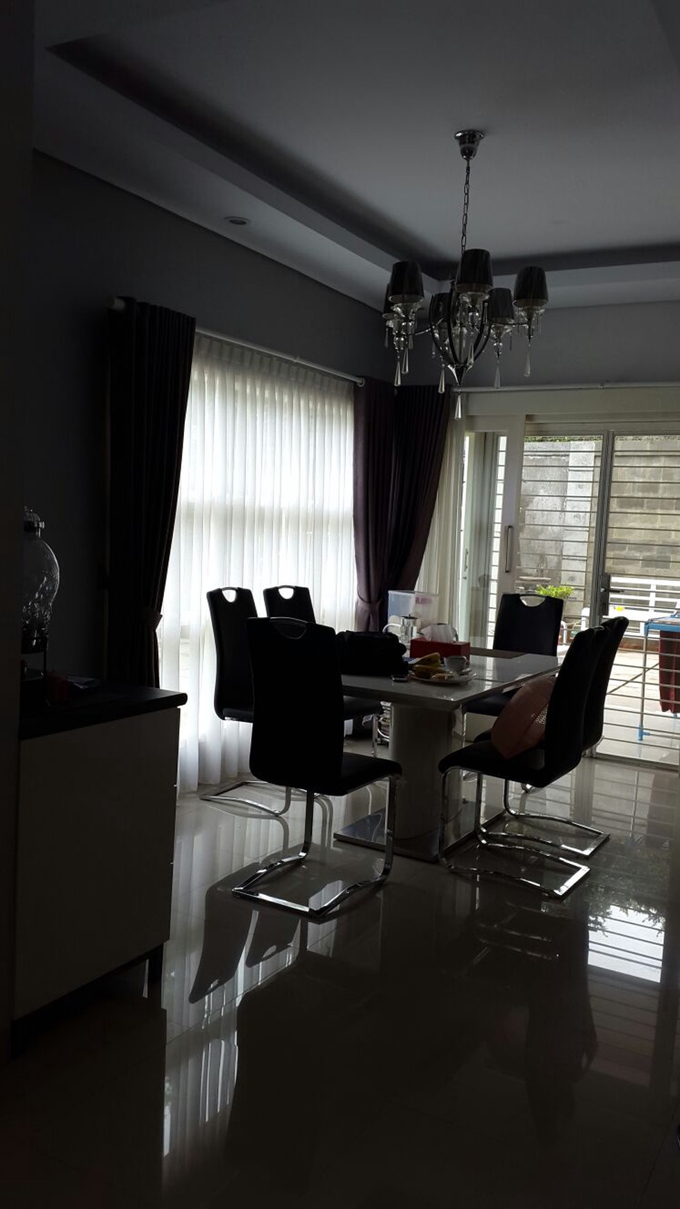 Rumah minimalis di Pondok Karya, Bintaro.