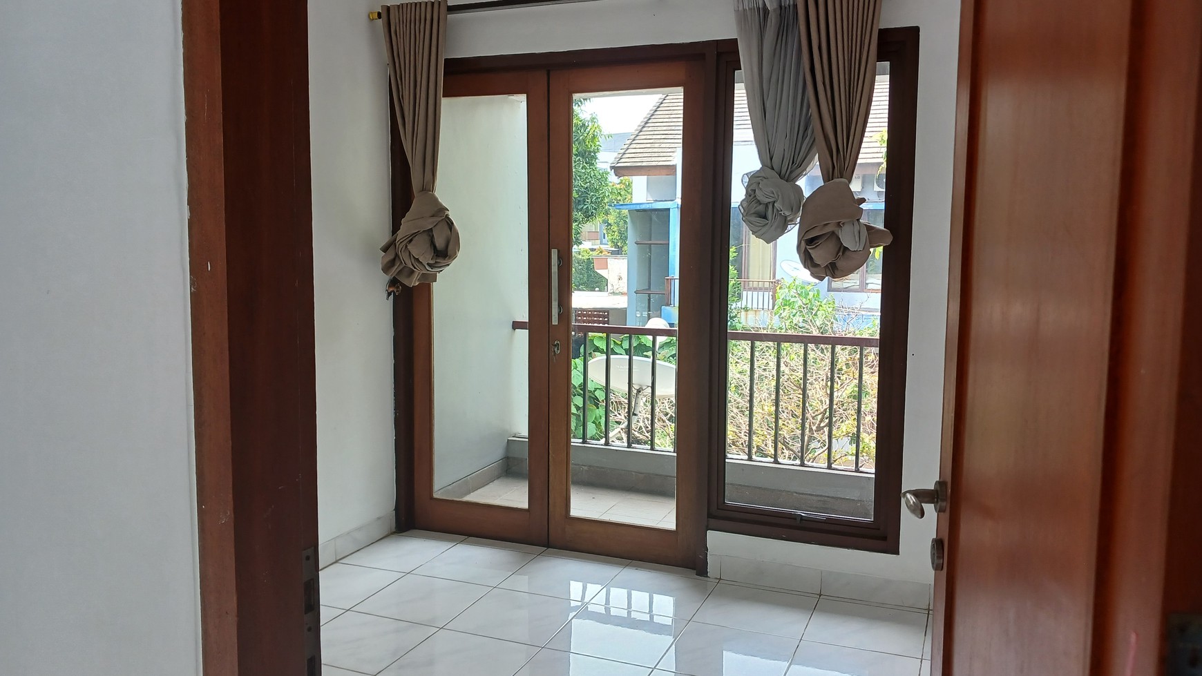 Rumah Minimalis, bebas banjir dalam cluster di Bintaro Sektor 9